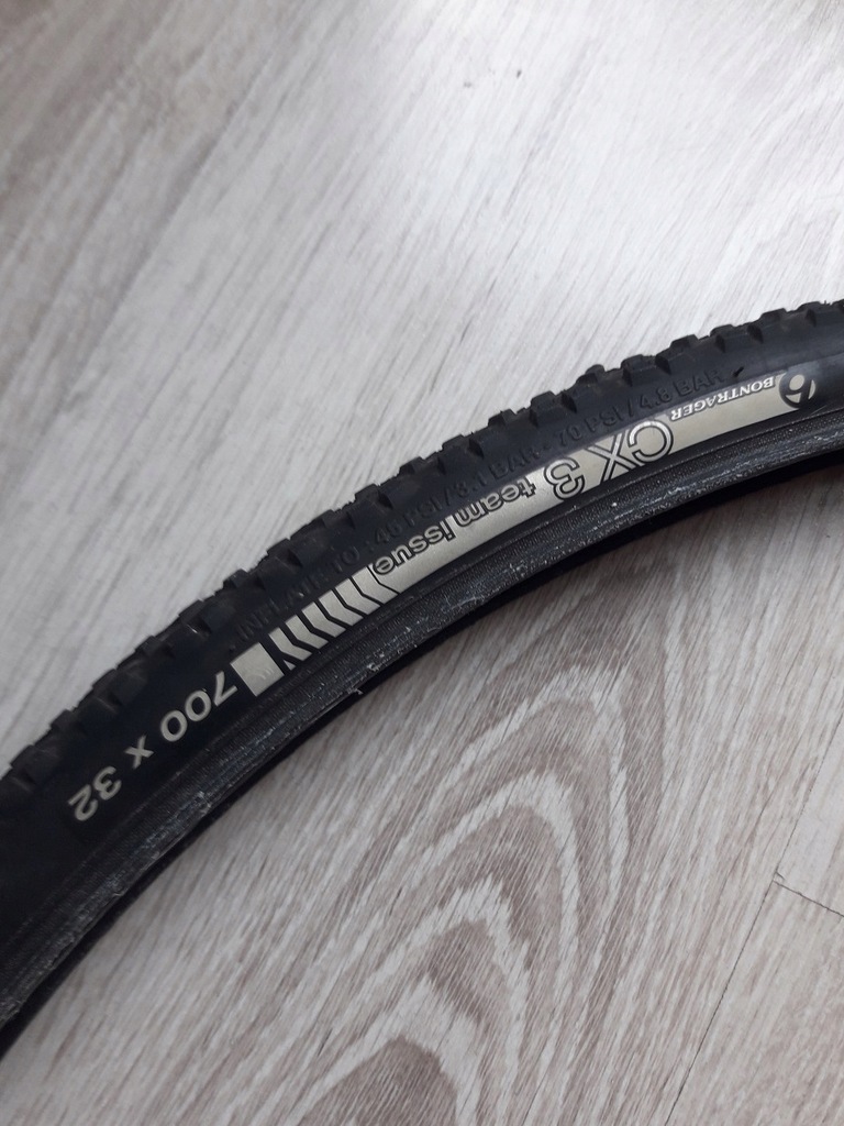 Bontrager cx3 team issue 700x32c sale
