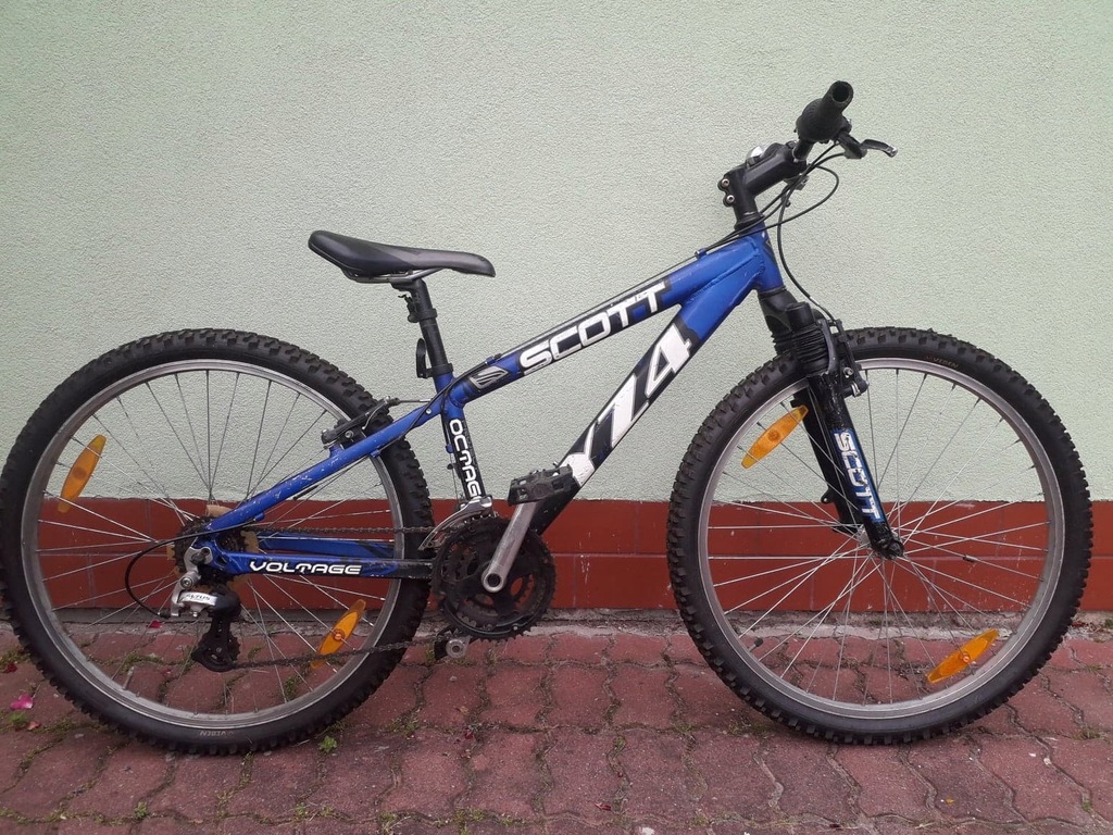 scott yz4 voltage