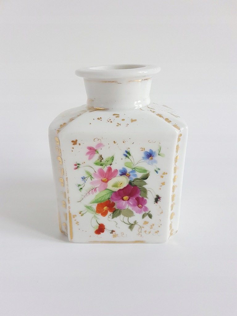 Porcelanowy pojemnik na herbatę kwiaty XIX wiek