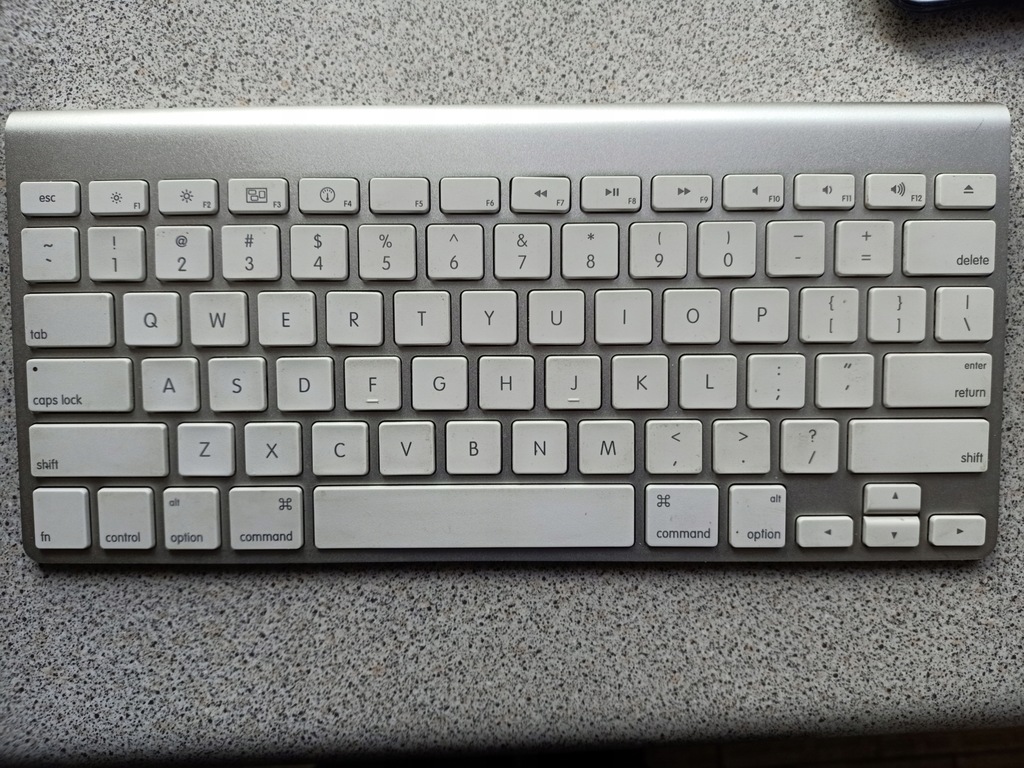 Apple Magic Keyboard - MC184 - BDB - Tanio