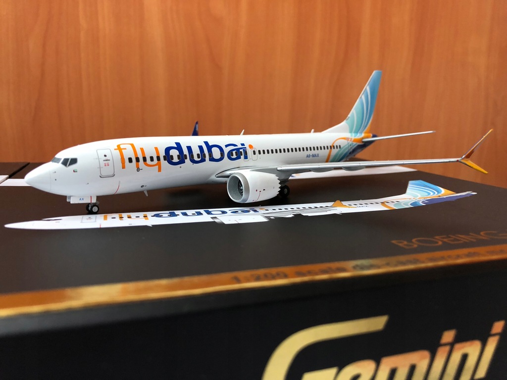 Купить Модель самолета Boeing 737 MAX FlyDubai 1:200 Gemin: отзывы, фото, характеристики в интерне-магазине Aredi.ru