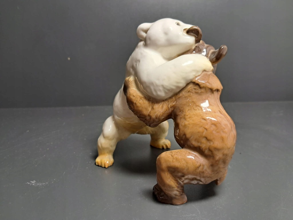 Piekny Allach BBawiace sie misie kolor