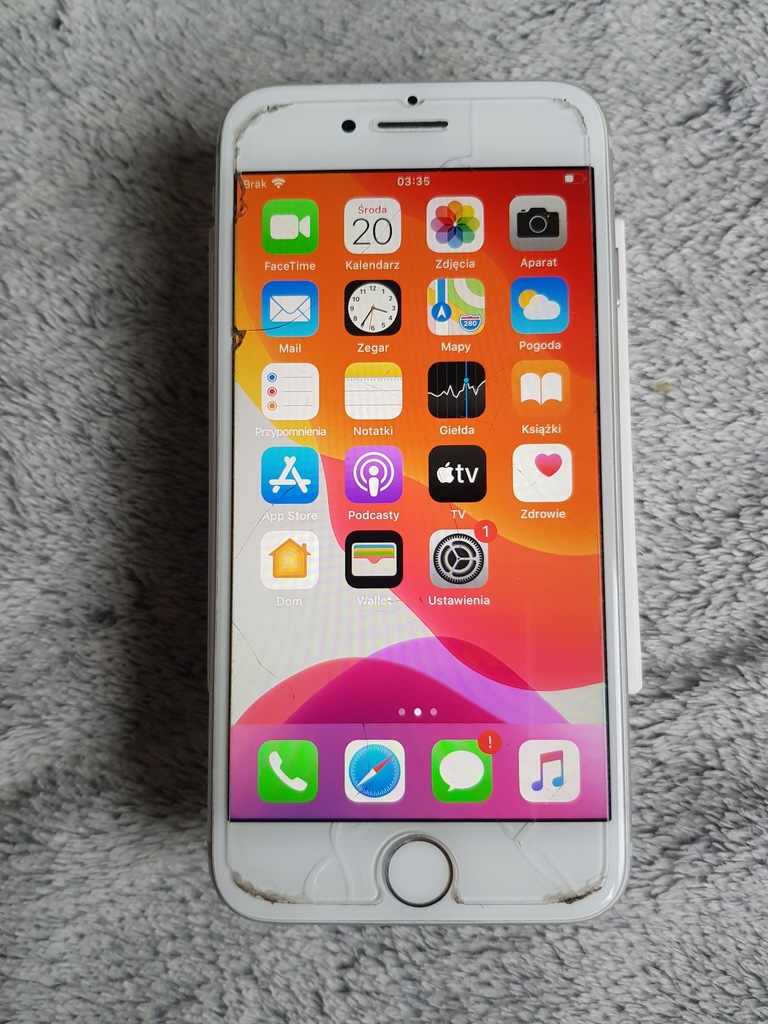 Apple iPhone 7 2 GB / 32 GB srebrny Uszkodzony