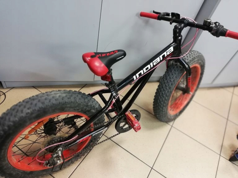 ROWER FAT BIKE CZARNO-CZERWONY 20 CALI