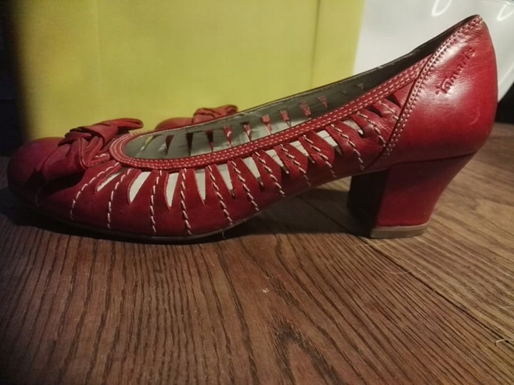 Tamaris śliczne buty czerwone 38 kaczuszki