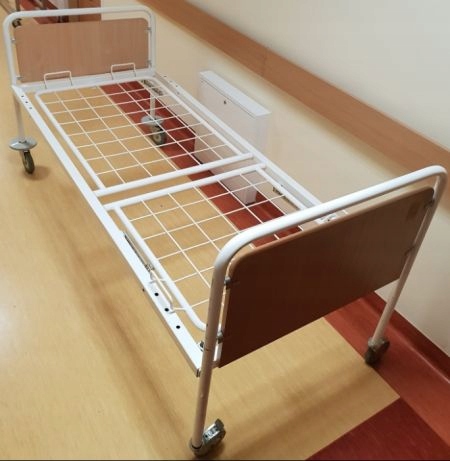 Łóżko szpitalne metalowe rehabilitacyjne regulacja