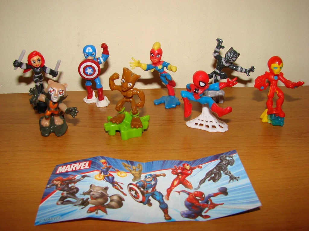 Figurki kinder Marvel NOWE komplet Avengers 2021