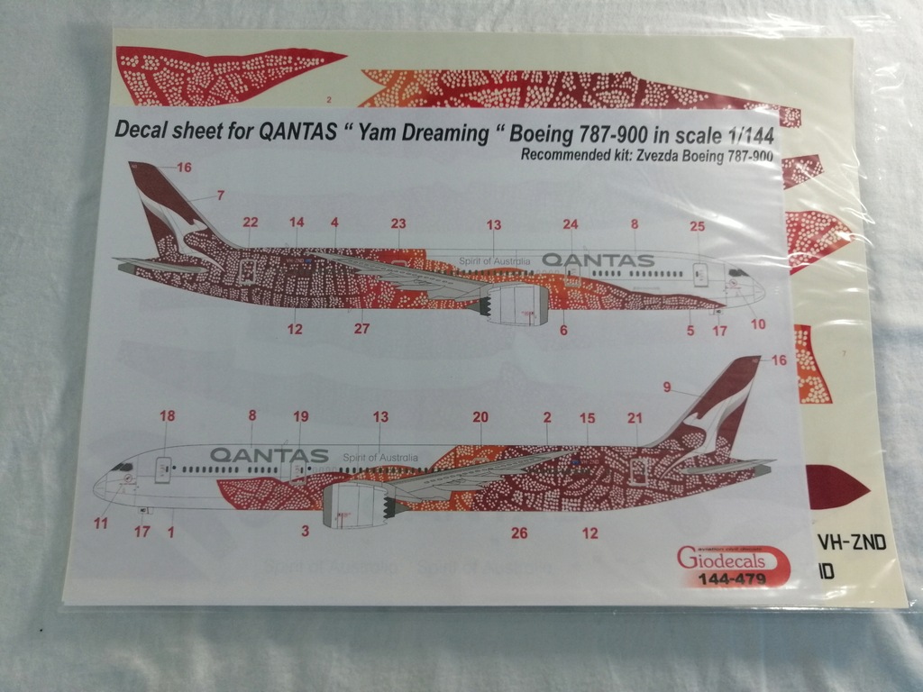 Kalkomania Qantas Boeing 787-9 skala 1/144