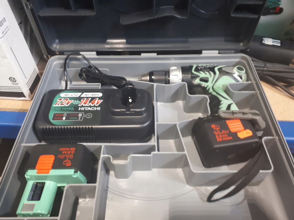 Wiertarko-wkrętarka Hitachi DS18DMR