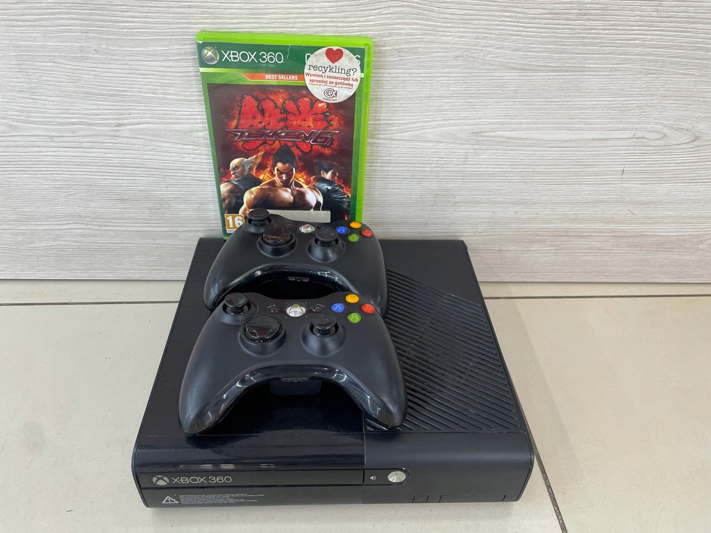 Konsola Microsoft Xbox 360 + 2 pady