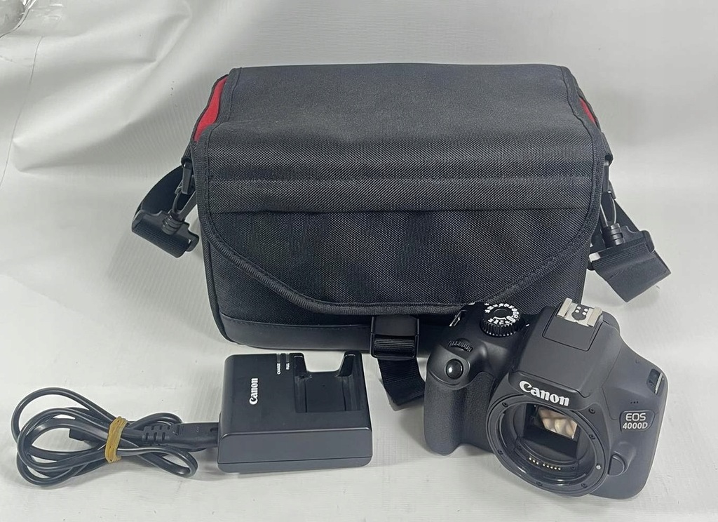 Lustrzanka Canon EOS 4000D korpus + obiektyw