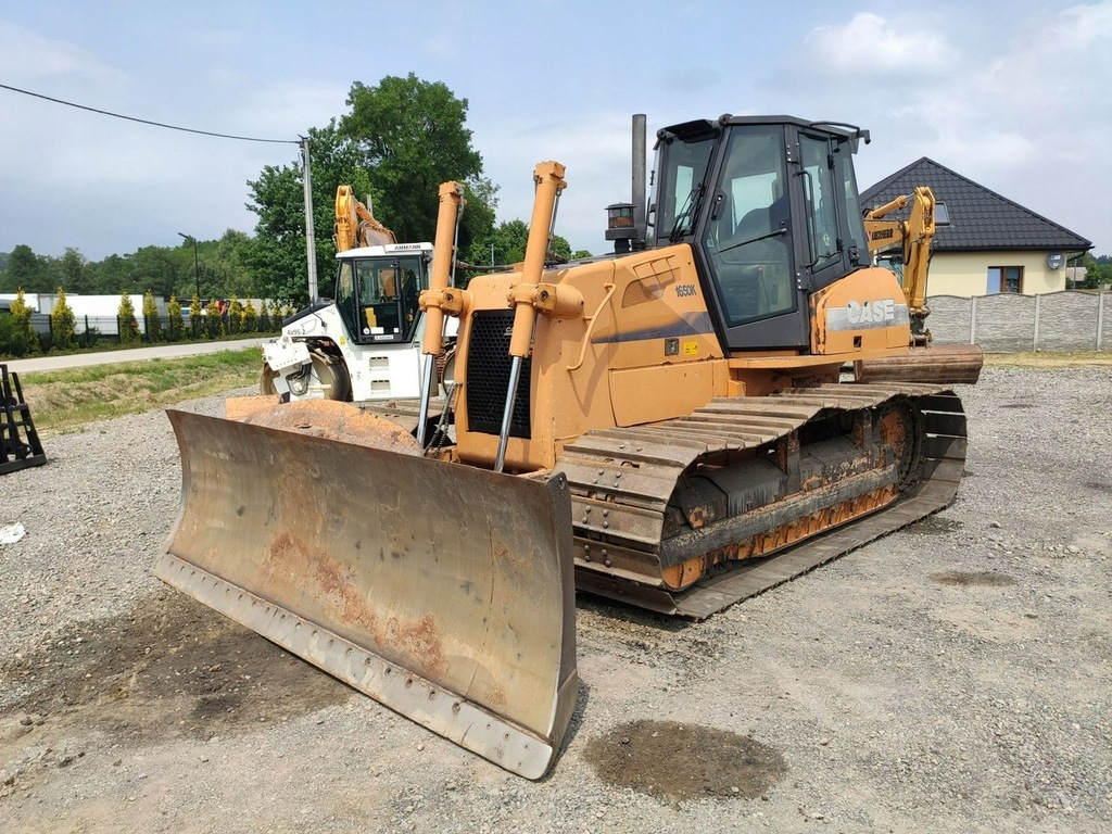 Case 1650K nie ( CAT D5 Komatsu Liebherr )