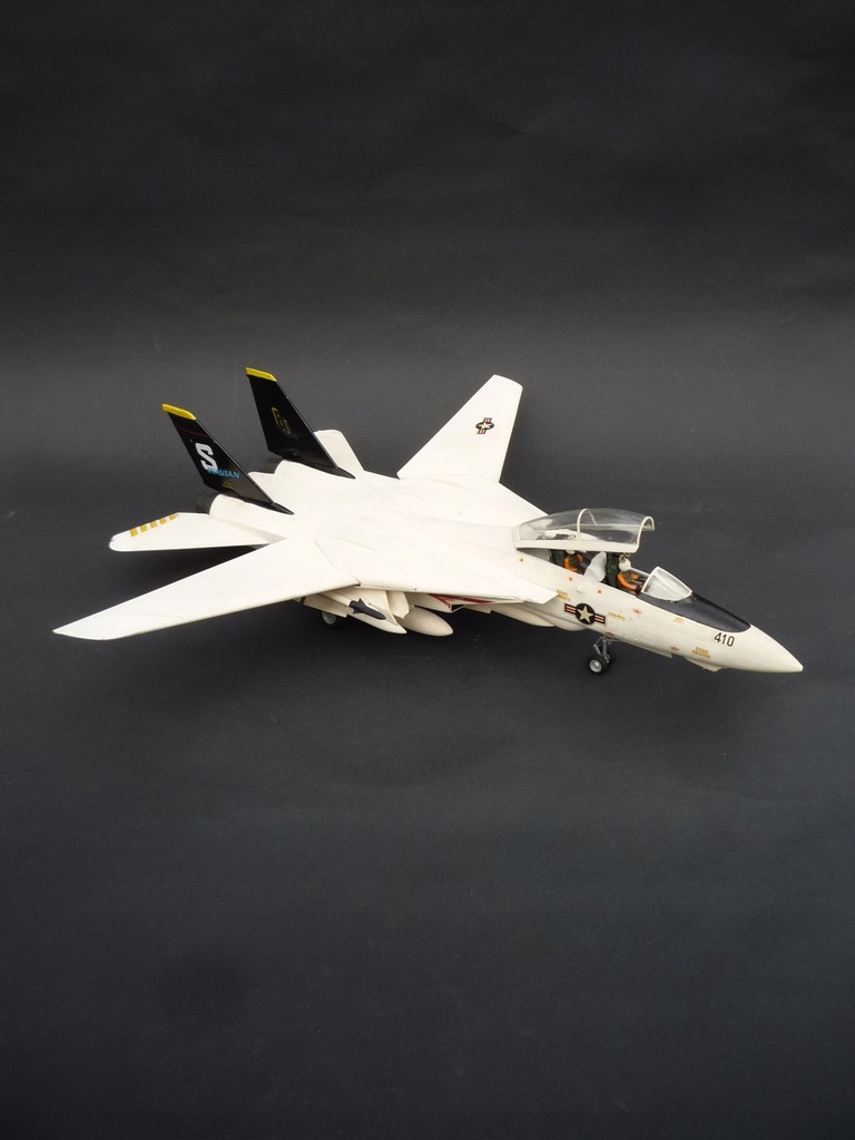 GOTOWY MODEL F -14 D Super Tomca1 ;48