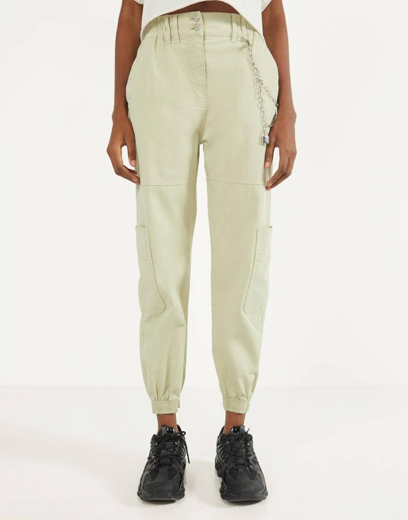 05Y032 BERSHKA__MK6 SPODNIE JOGGER ŁAŃCUSZEK__XS