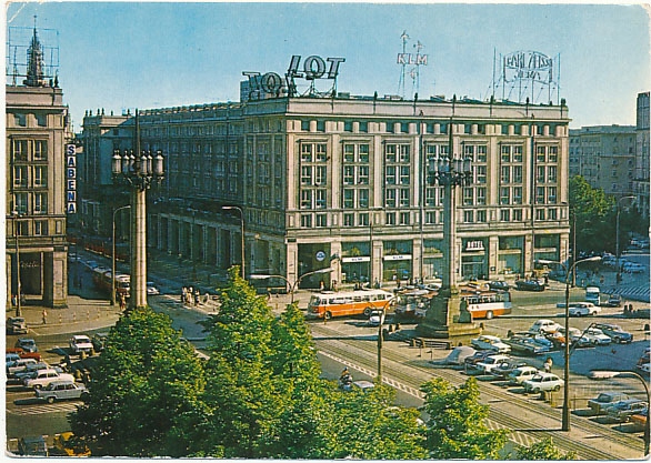 Warszawa Hotel MDM neony reklama autobusy