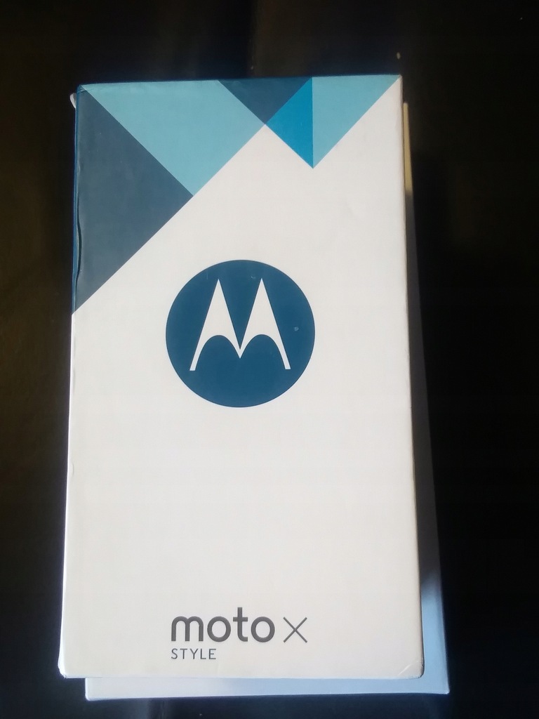 Motorola XT Style XT1572 3/32GB Black Uszkodzony