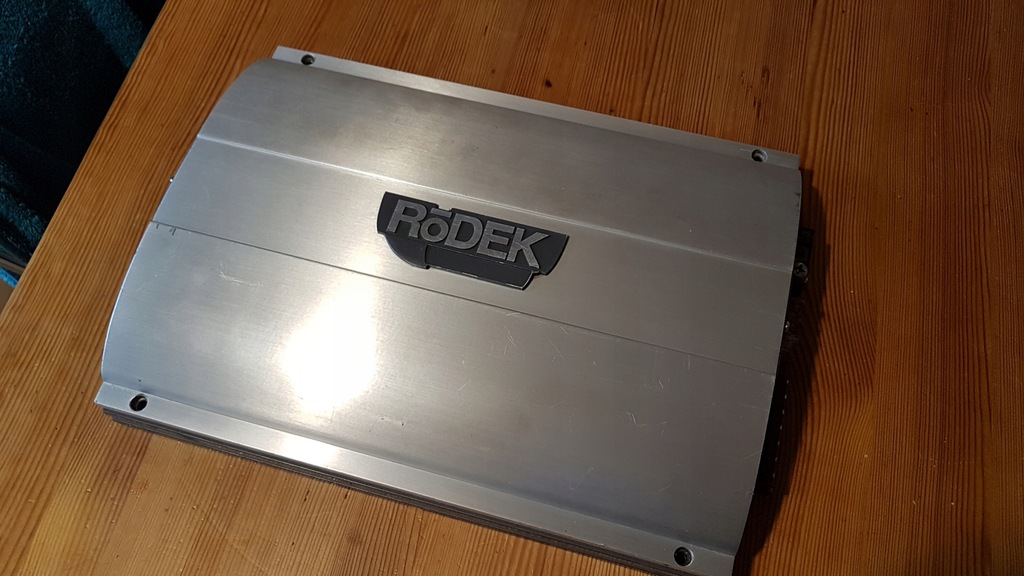 wzmacniacz (4-kanałowy) Rodek R4100A2