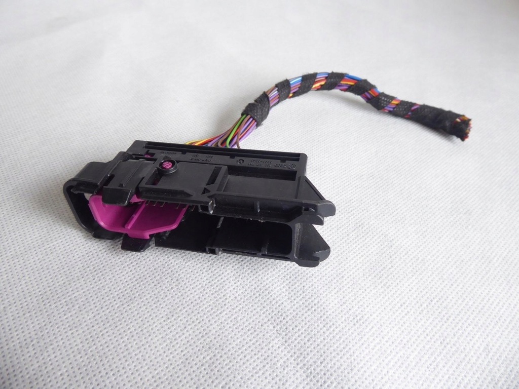8K0973754 WTYK MQS KOSTKA VOLKSWAGEN SKODA 4 PIN