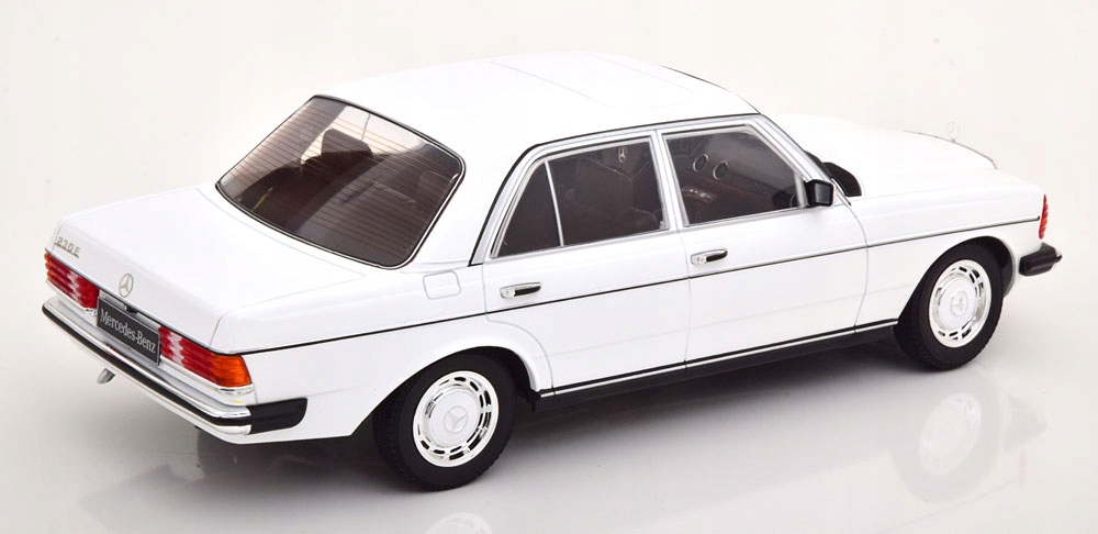 Купить Модель Mercedes 230E W123 1975 г. в масштабе 1:18 KK: отзывы, фото, характеристики в интерне-магазине Aredi.ru
