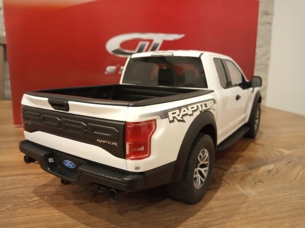 Купить GT Spirit GTSpirit Ford F150 F-150 Raptor 1:18: отзывы, фото, характеристики в интерне-магазине Aredi.ru