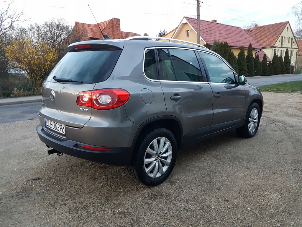 Volkswagen TIGUAN 2011 rok SUV 200KM 2,0 Benzyna