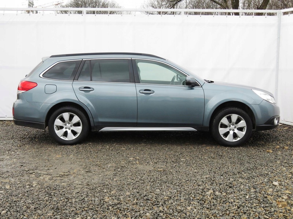 Subaru Outback 2.5 i , Salon Polska, Serwis ASO