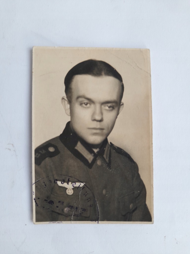 Zdjęcie niemiecki żołnierz Wehrmacht ze stemplem