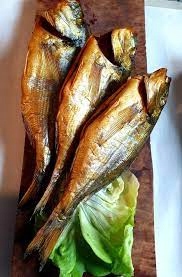 Dorada wędzona na gorąco wędzony naturalnie drzewe