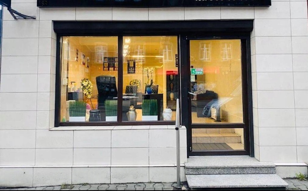 Komercyjne, Knurów, Gliwicki (pow.), 57 m²