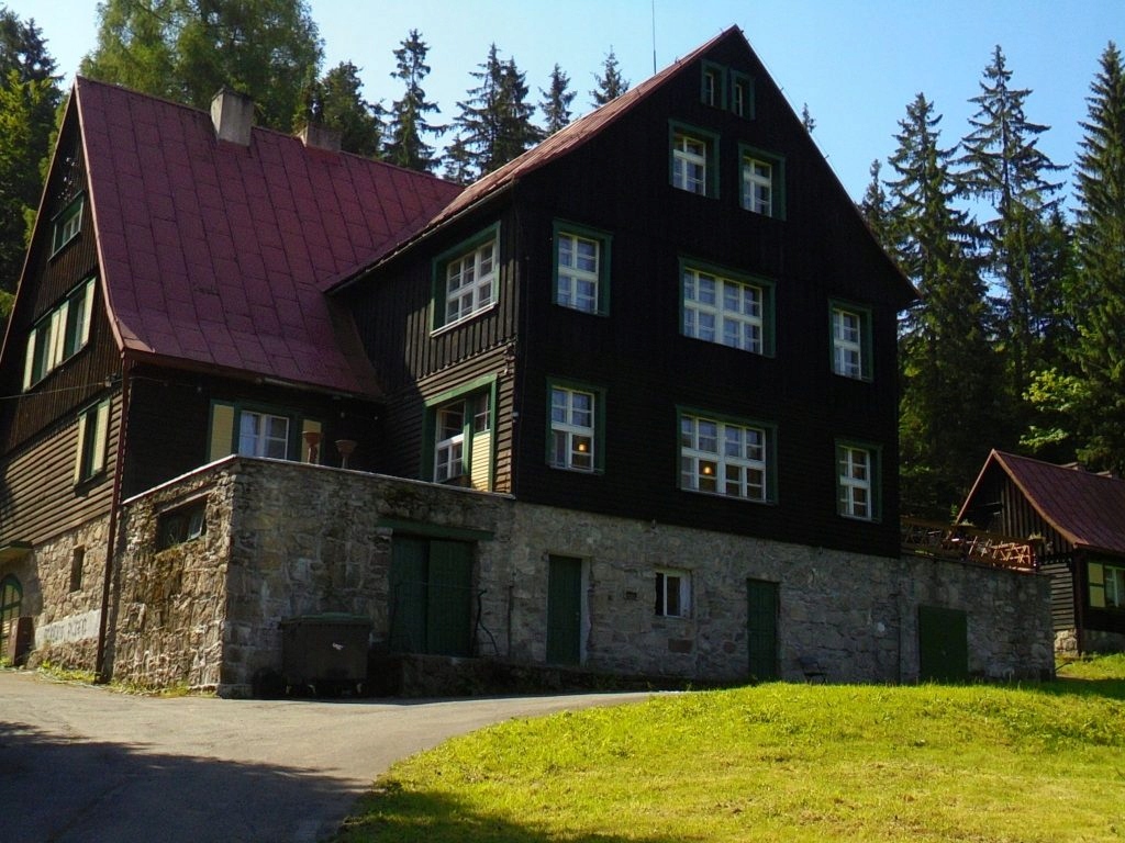 Hotel, Nowa Wieś, Międzylesie (gm.), 1000 m²