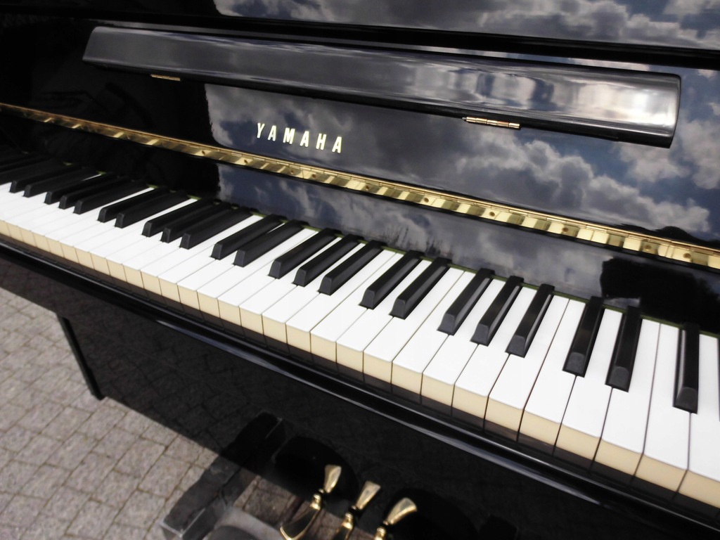 PIANINO JAPAN ** YAMAHA model black M1J **ORYGINAŁ