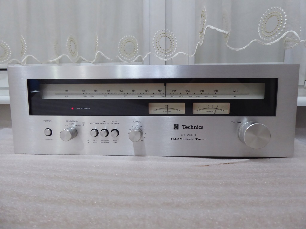 TECHNICS ST- 7600 tuner PO SERWISIE