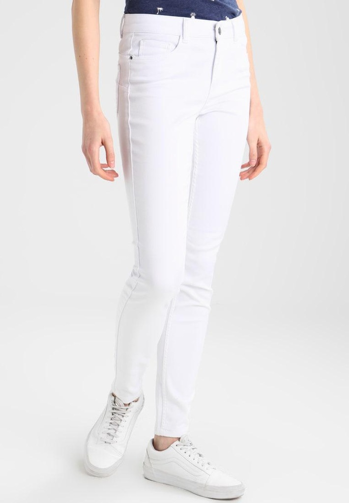 M3B104*VERO MODA JEANSY BIAŁE RURKI M/32 S01