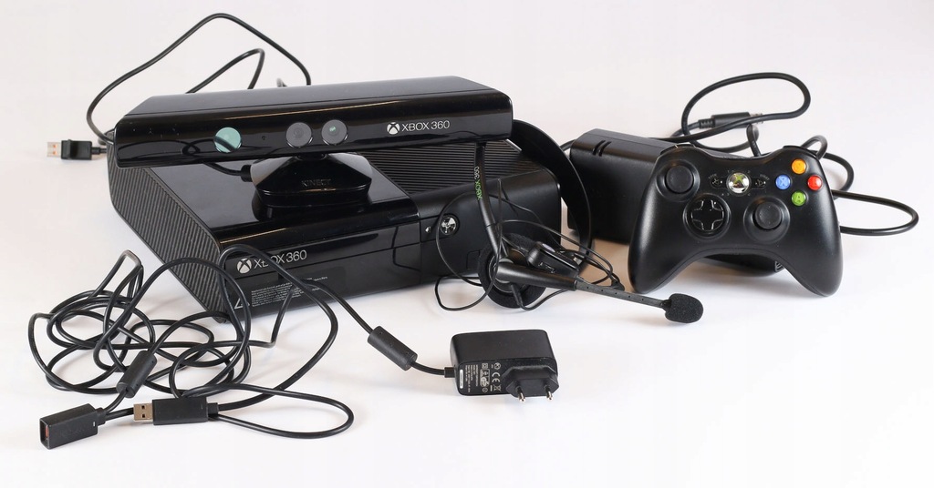 XBOX 360 SLIM E RGH LT 3.0 250 GB + Kinect + Pad