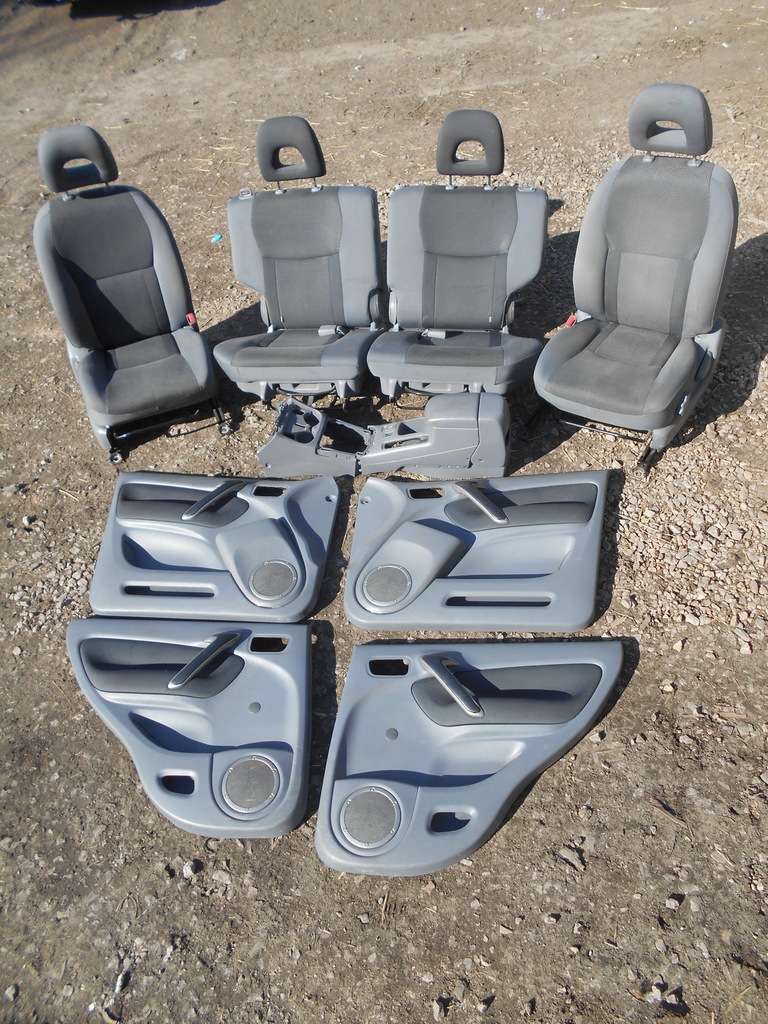 Toyota Rav4 fotele podgrzewane kanapa welur 5D EU