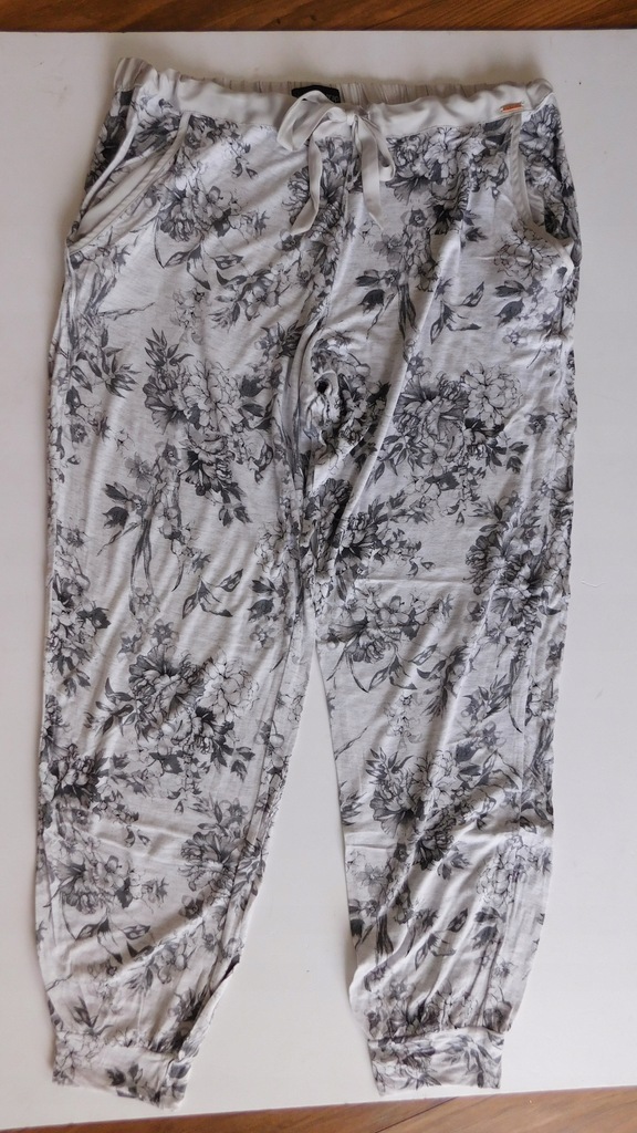 Spodnie piżama 42/44 XL wzór kwiaty M&S