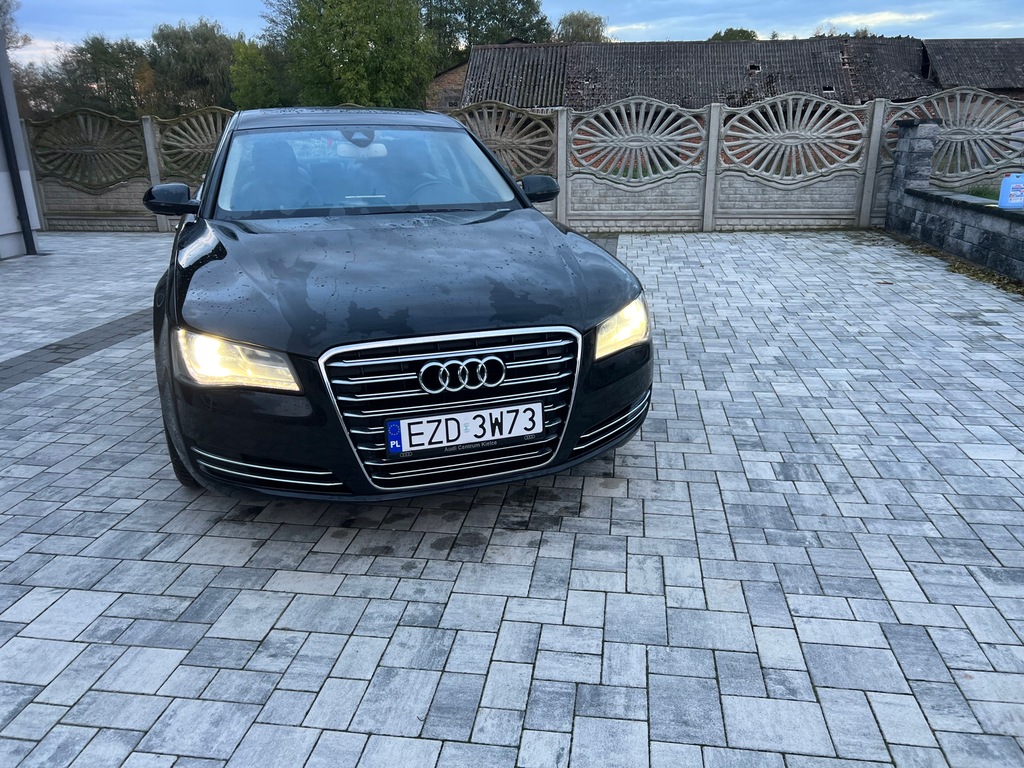 Audi A8 Long 4.2 FSI 372KM Quattro