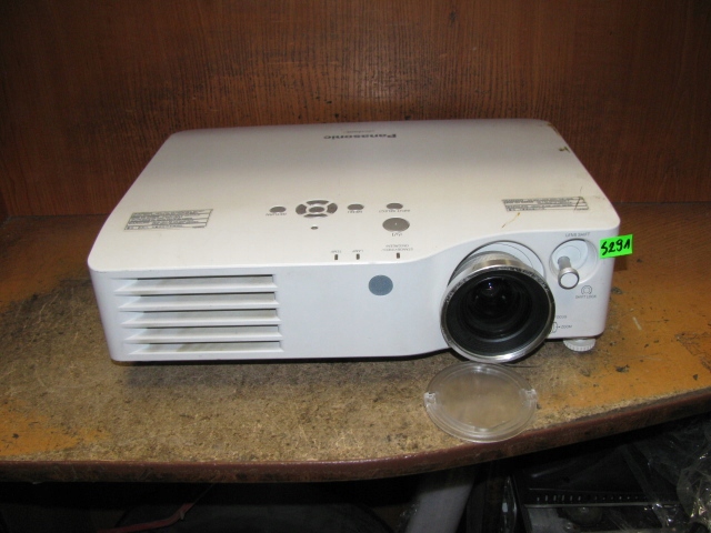 PROJEKTOR PANASONIC PT-AX200E - NR S291