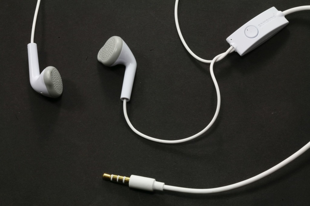 Наушники texet pro белый. Наушники texet черный проводные. Старые наушники для телефона. Не подошли наушники к телефону. Не подошли наушники к телефону.