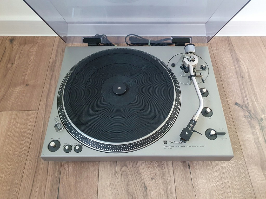Gramofon Technics SL-1300 Direct Drive Automatic Player System