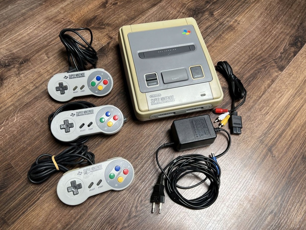 Nintendo SNES, sprawne, komplet do zabawy