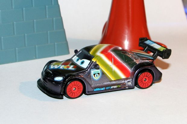 Auta CARS, MAX SCHNELL NEON, Mattel 1:55!