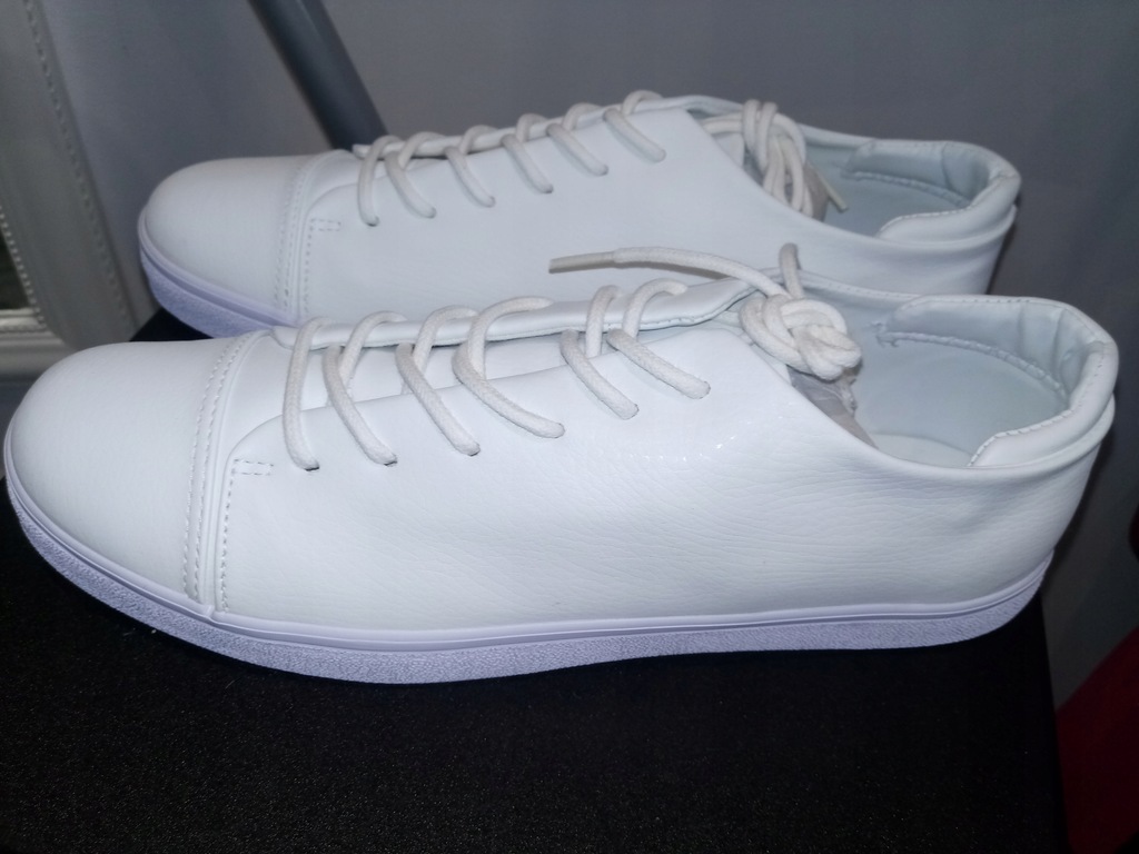 ASOS DESIGN Białe buty sportowe z wstawką 43 (9UK)