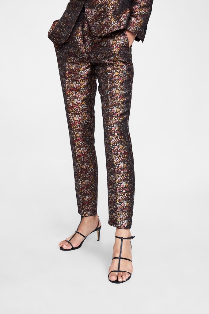 ZARA - żakardowe spodnie cygaretki w kwiaty - L