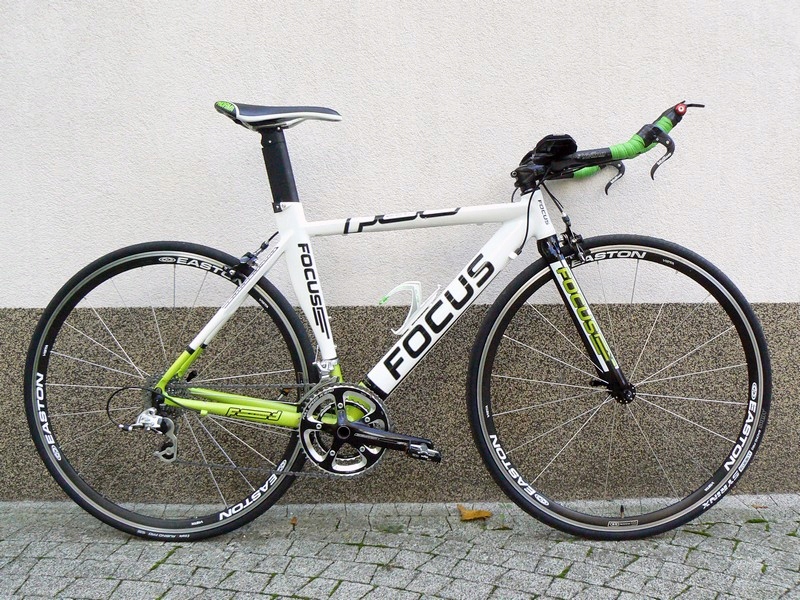 Focus izalco triathlon bike 2025