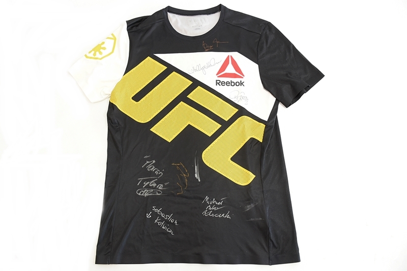 KOSZULKA Z AUTOGRAFAMI ZAWODNIKÓW MMA UFC