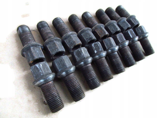 VW Passat B6 05/10 Śruby Felg Aluminiowych 16 szt