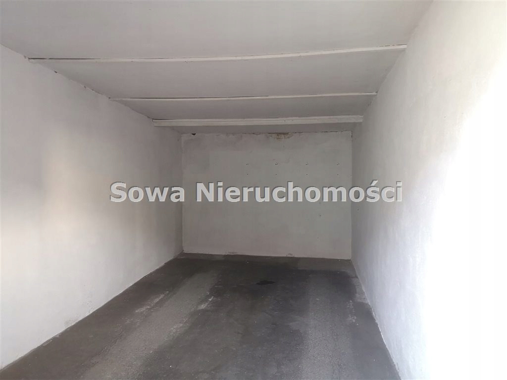 Komercyjne, Świebodzice, Świdnicki (pow.), 19 m²