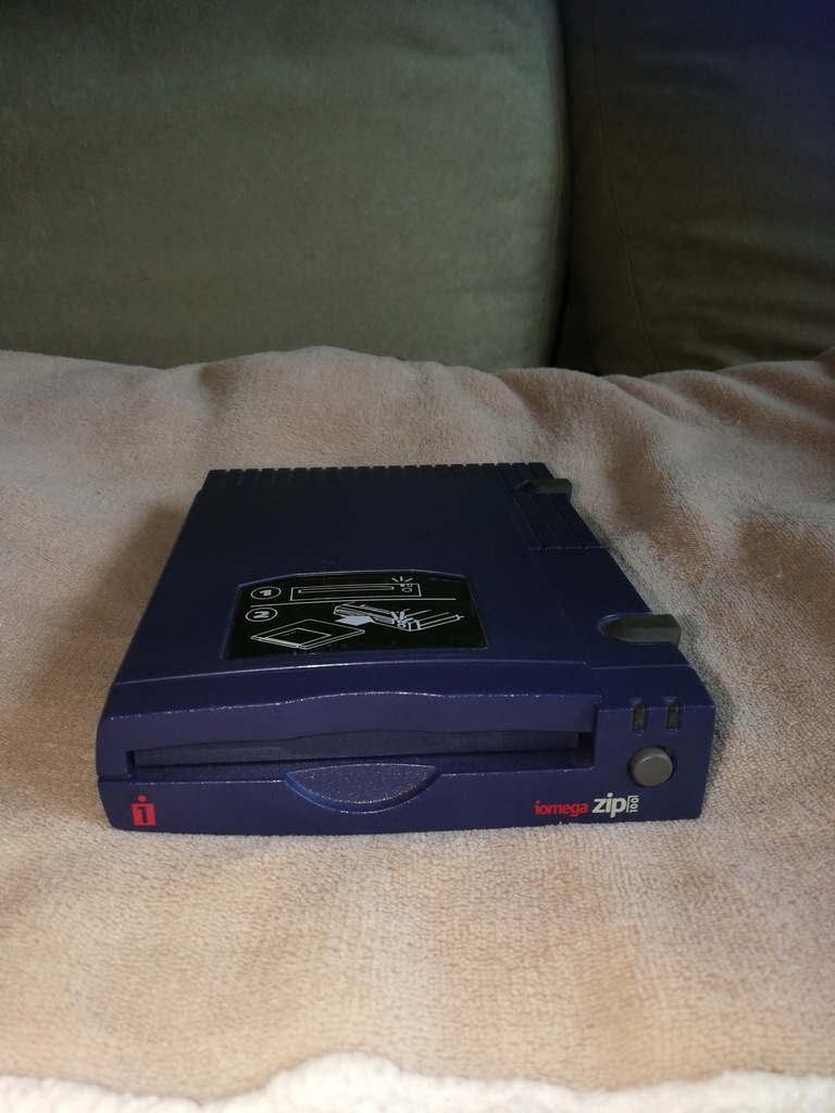 IOMEGA ZIP Drive 100
