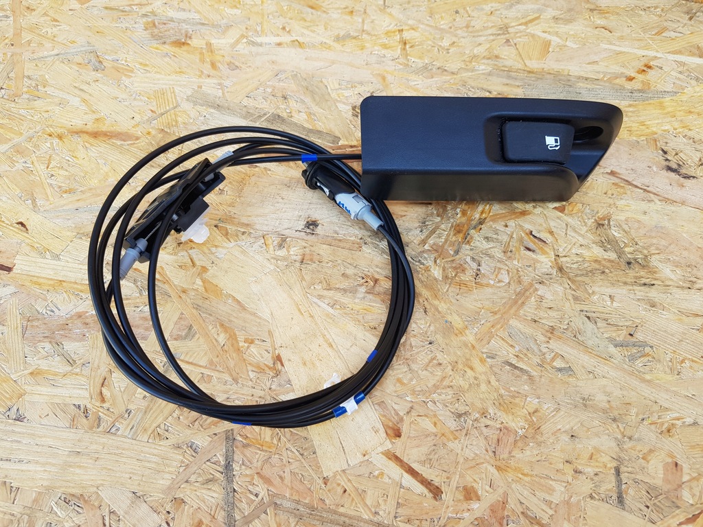 Linka Cięgno Klapki Wlewu Paliwa Toyota Auris I